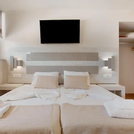 Pool Side Paradise Zante *